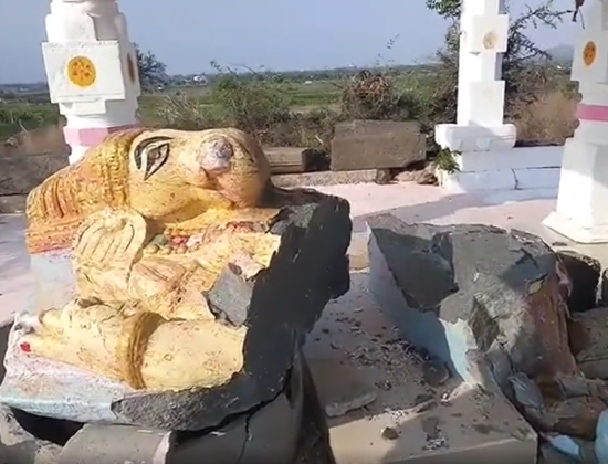 Ancient idol of Lord Ganesha destroyed [ Andhra Pradesh, India ]